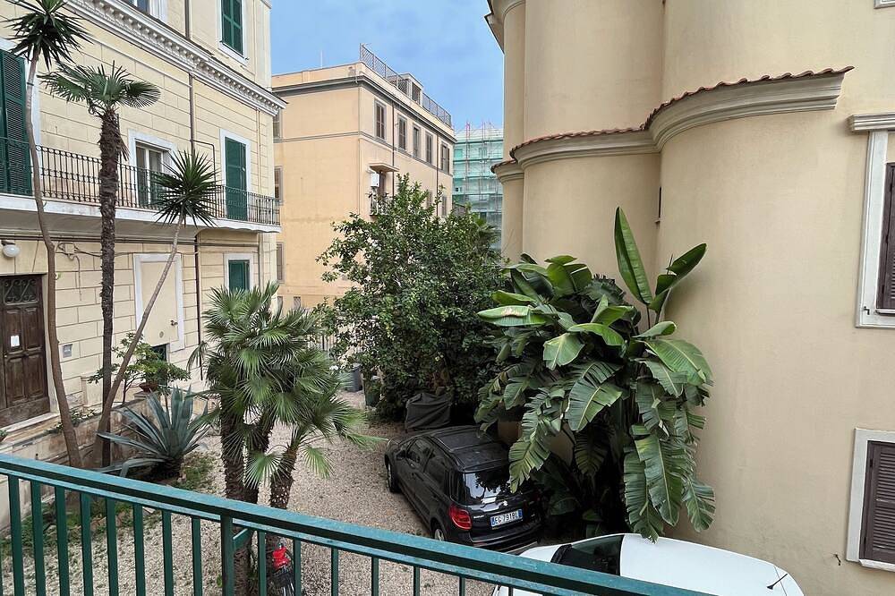 Apartamento entero, Neptune Apartment 10 meters from beach and city center in Nettuno, Provincia de Roma