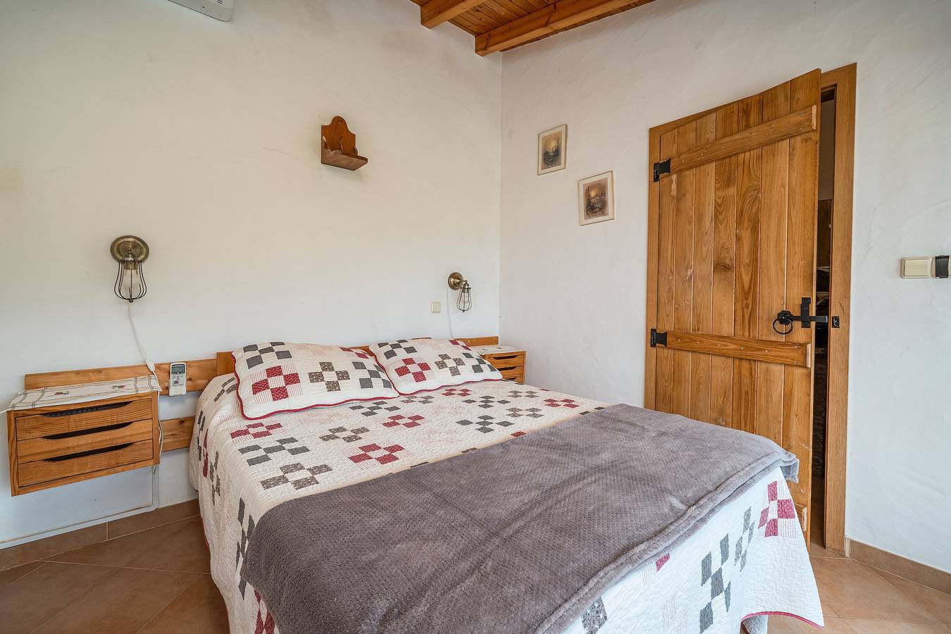 Apartamento inteiro, Apartamento 'Suíte' com Jardim Partilhado, Wi-Fi e Ar Condicionado in Monchique, Distrito de Faro