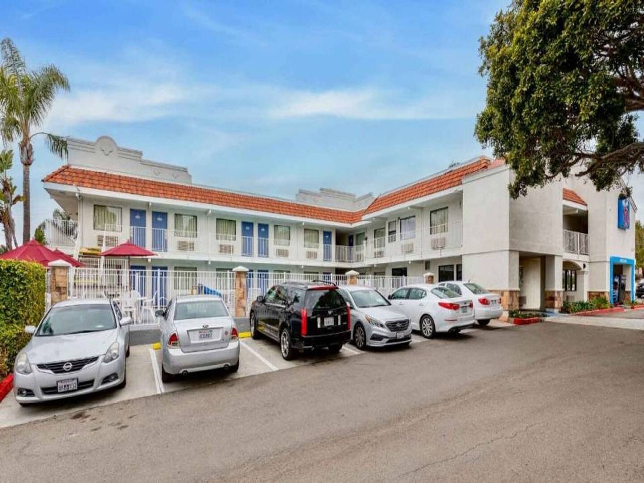 2 Camas Completas | Fumar in Carlsbad, San Diego County