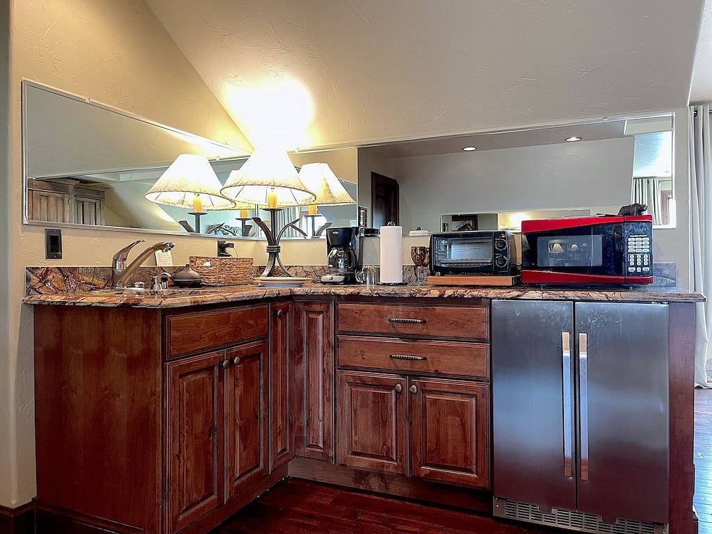 Ganze Wohnung, Studio 57- luxury apartment in the Wapiti Area! in Wapiti, Absaroka Range