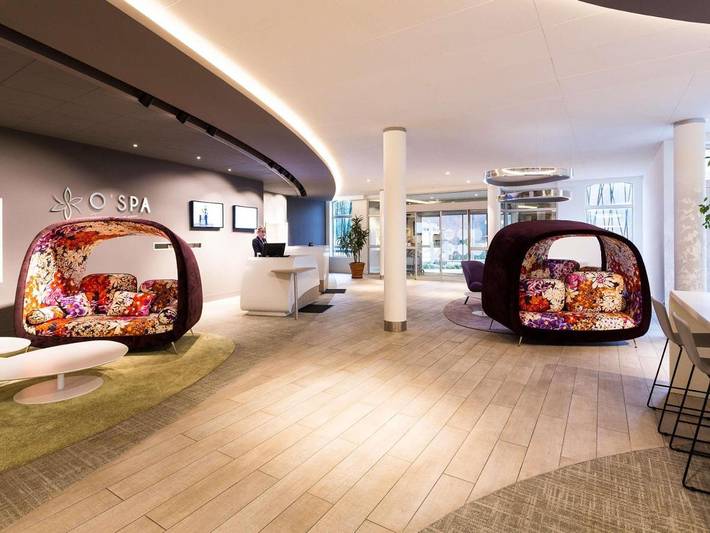Hôtel pour 4 personnes, avec Terrasse et Jardin ainsi que Piscine et Sauna