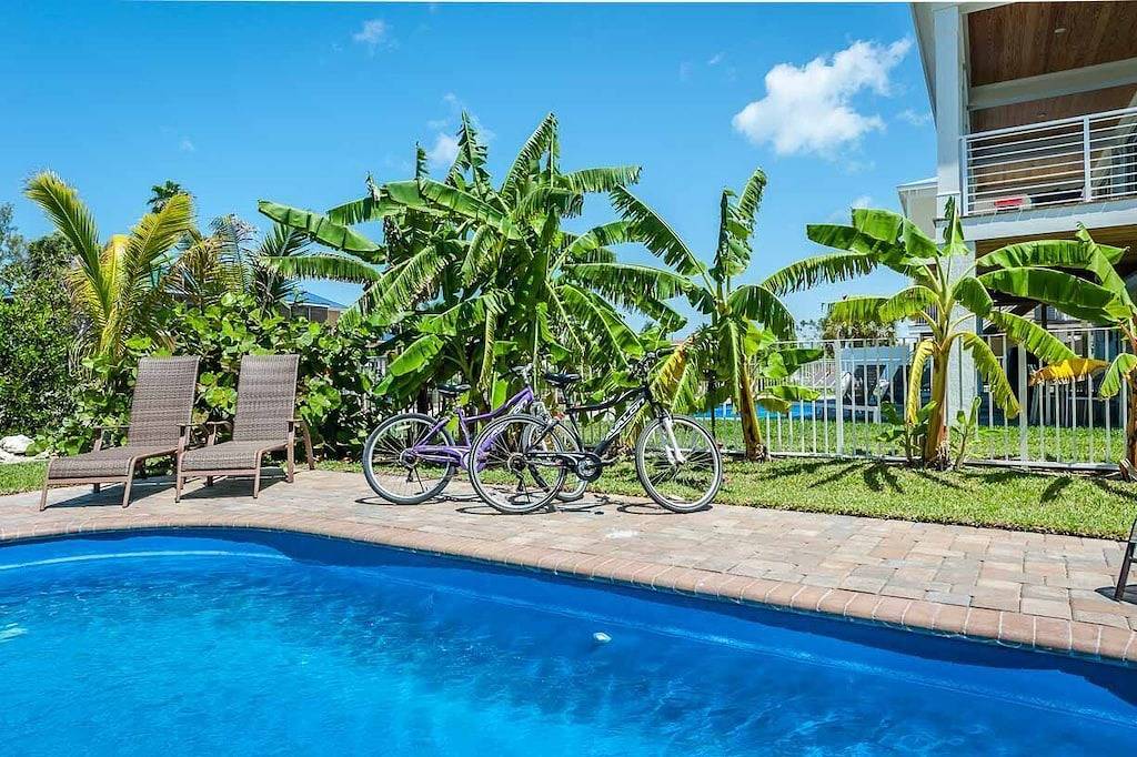 Villa for 10 Guests in Marathon, Monroe County