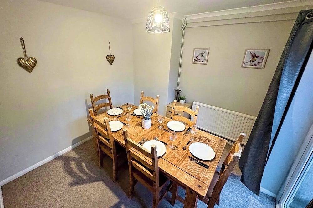 Stanmore House - Winchester - 4 double bedrooms - close to centre - free parking in Winchester, South Downs