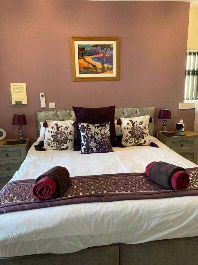 Deluxe King Size Room in Newquay, Cornwall