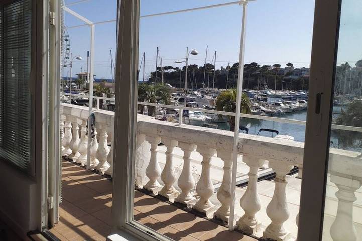 Gîte pour 4 personnes, avec balcon dans Port De Carry