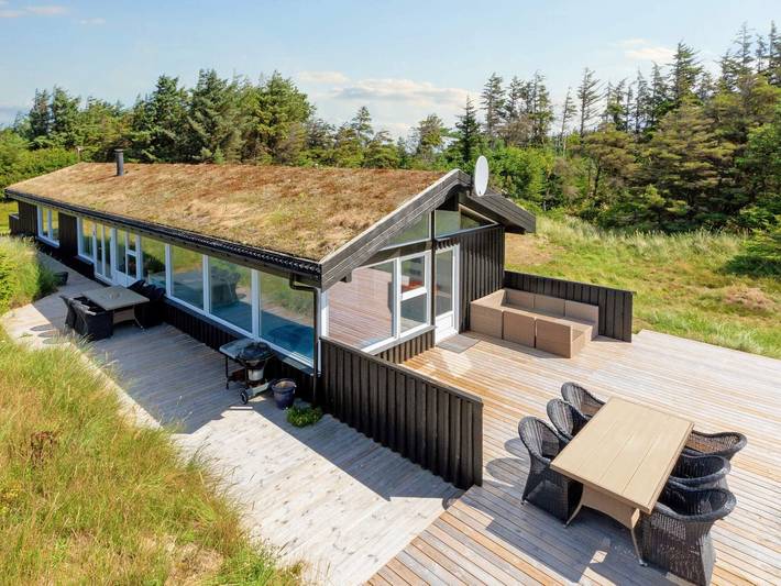 Ferienhaus für 12 Personen, mit Pool und Sauna sowie Terrasse und Whirlpool, kinderfreundlich in Grønhøj Strand