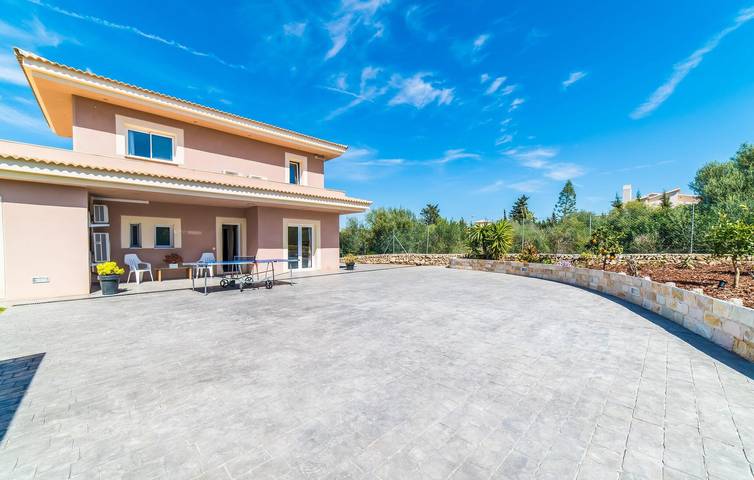 Apartamento con Vistas al Mar, Piscina y Terraza | Cerca de la Playa y Restaurantes in Sa Torre, Lluchmayor