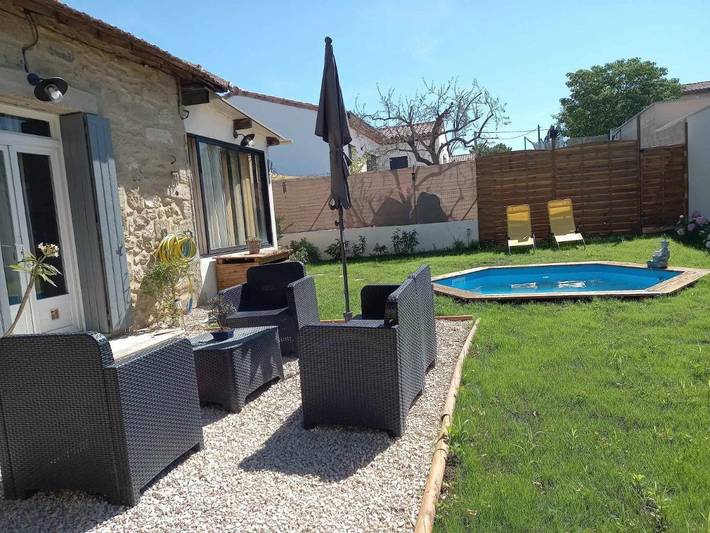 Maison de vacances pour 4 personnes, avec piscine et jardin, animaux acceptés