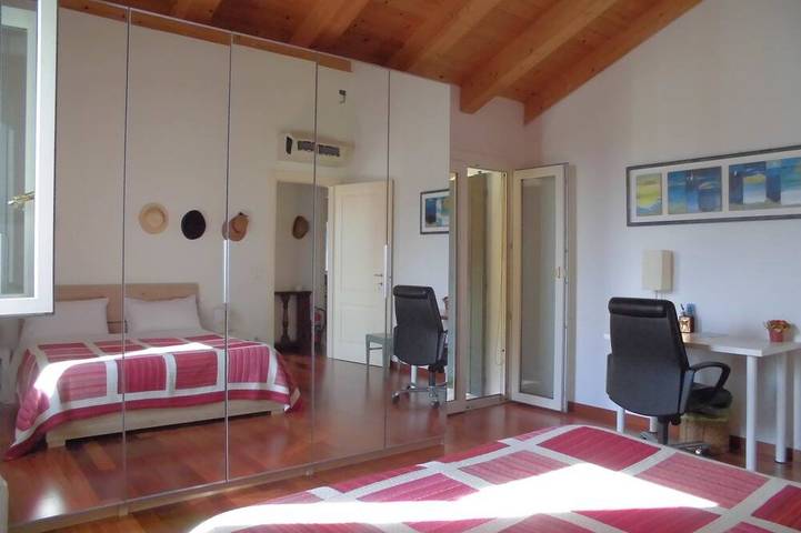 Location de vacances pour 6 personnes, avec Jardin et Piscine à Zero Branco