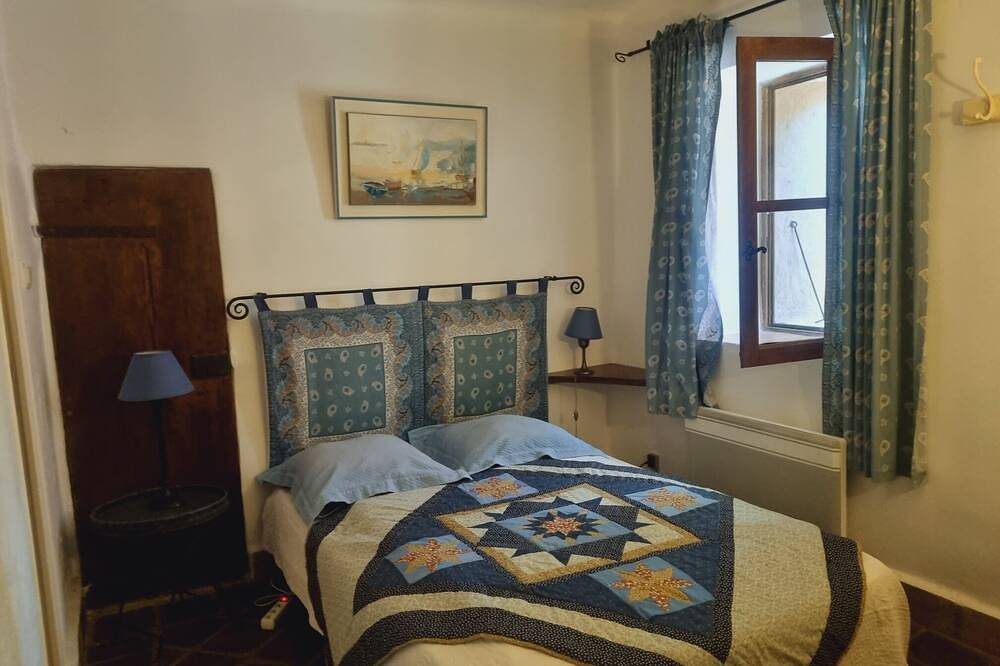 Mas provençal pour 13 pers avec son jacuzzi et son parc de 5000m2 à Sisteron 04 in Sisteron, Région de Forcalquier