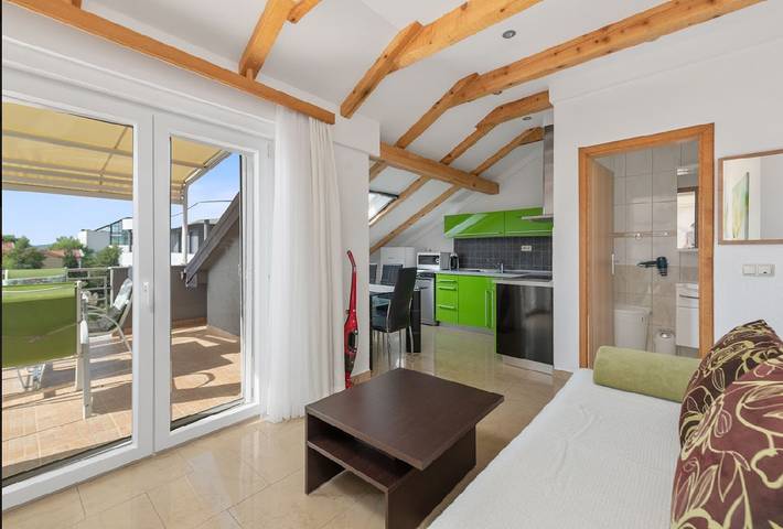 Ferienwohnung für 5 Personen, mit Terrasse in Sukosan - 4