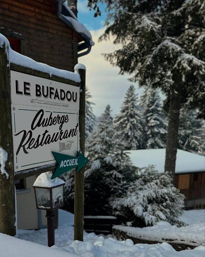 Chambre d’hôte pour 2 personnes, avec Terrasse ainsi que Jardin et Vue à Laveissière