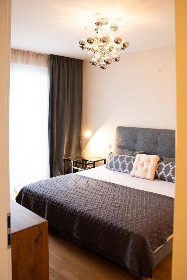 Entire apartment, Three-Bedroom Apartment with View in Frankfurt am Main, South Hesse