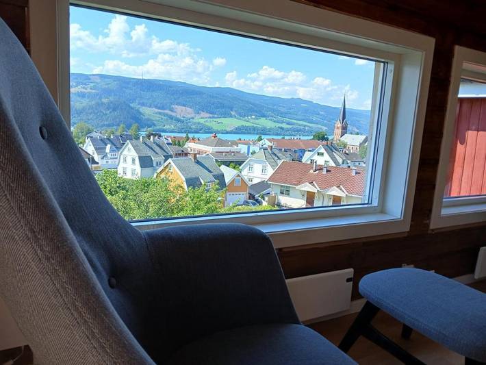 Appartement de vacances pour 6 personnes, avec vue sur le lac ainsi que vue et terrasse, animaux acceptés