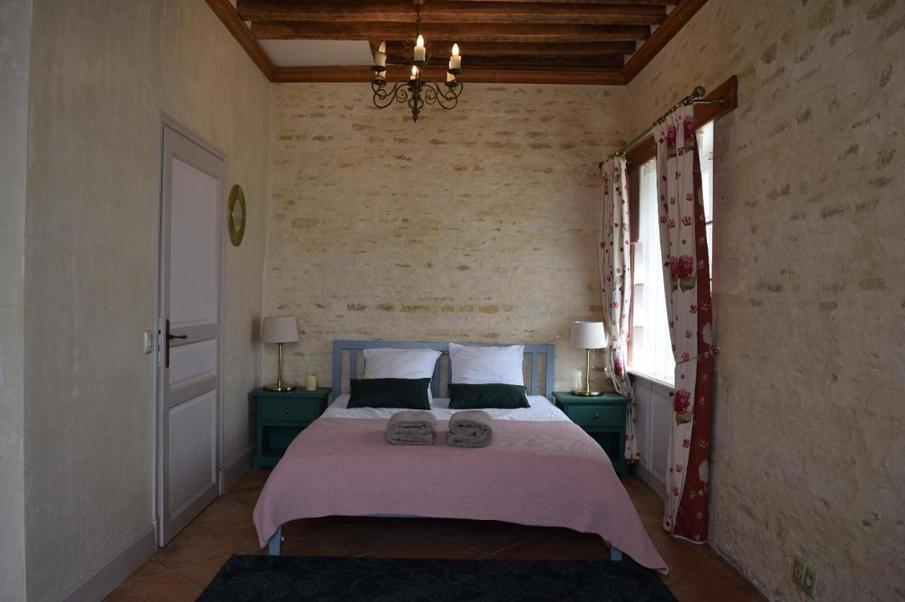 Appartement entier, One-Bedroom Apartment in Mézidon Vallée d'Auge, Région de Lisieux