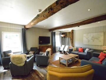 Gîte pour 15 personnes, avec balcon/terrasse et sauna ainsi que jacuzzi et terrasse, adapté aux familles dans Gros Fays