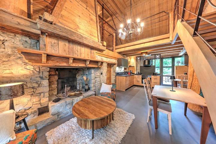 Location de vacances pour 6 personnes, avec vue ainsi que piscine et terrasse dans Fillière - 4