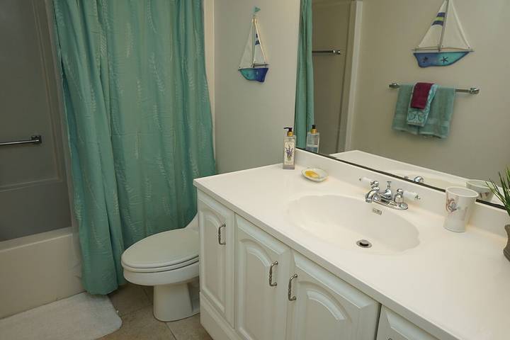 Vacation rental for 4 people, with yard and pool as well as balcony in Cape Canaveral