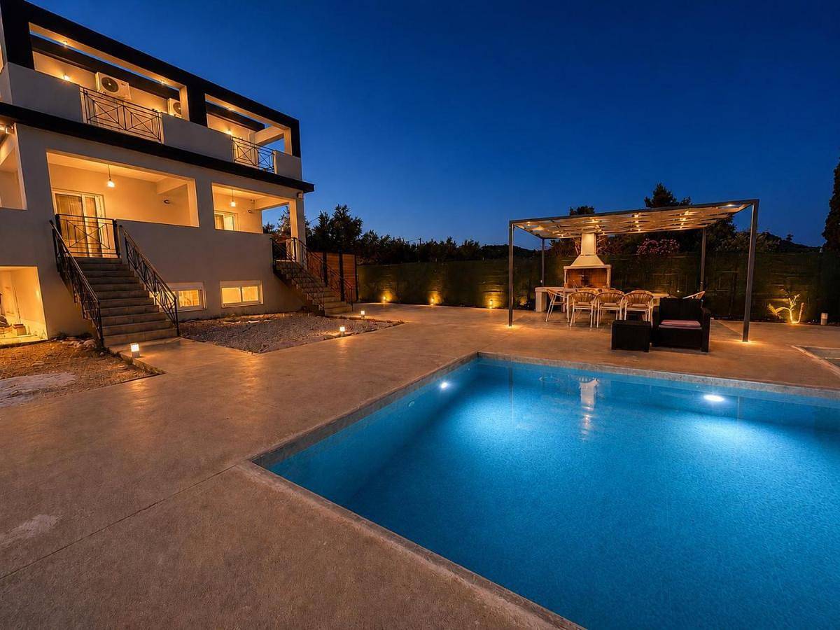 Paloma Mansion- Villa with Private Pool Embraced by Nature By Villa Mana Gers in Βανάτο, Ζάκυνθο