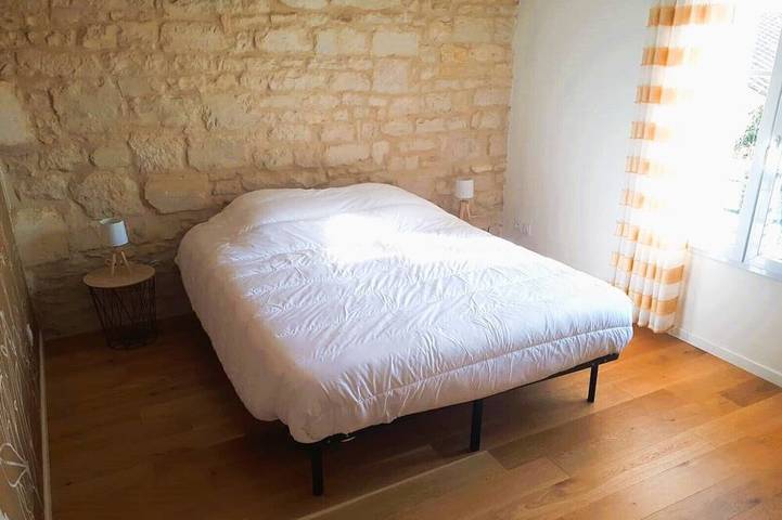 Location de vacances pour 11 personnes, avec terrasse et jardin à Vérines - 3