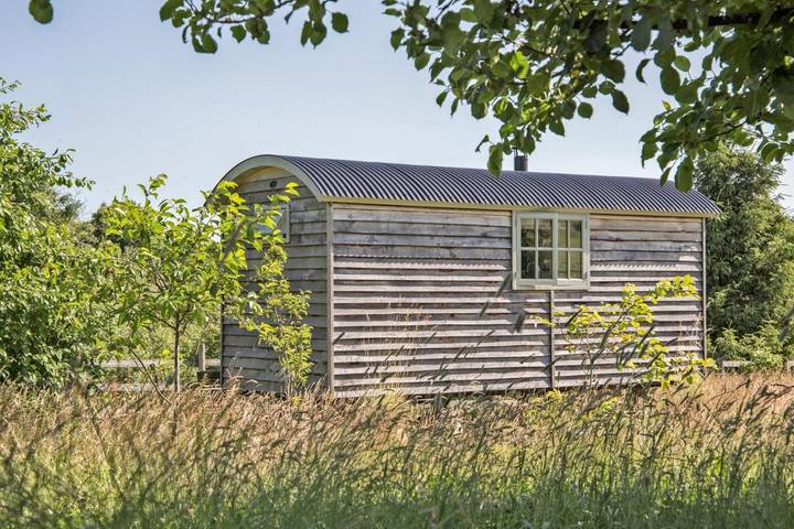 Lodge pour 2 personnes, avec terrasse ainsi que vue et jardin - 1
