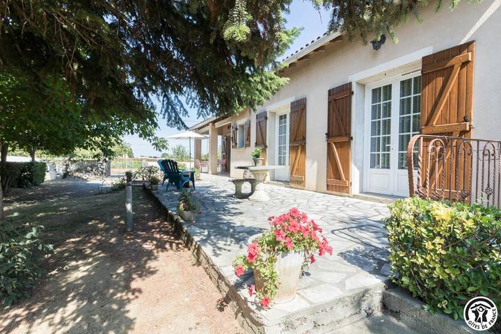 Gîte pour 6 personnes, avec Balcon/Terrasse ainsi que Terrasse et Jardin dans Haute-Garonne