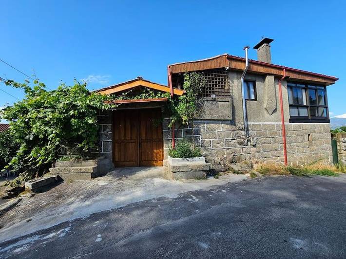 Casa rural para 12 personas, con Balcón y Terraza además de Jardín y Vistas en Junquera de Ambía - 4