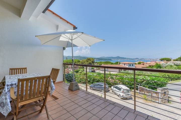 Ferienwohnung für 5 Personen, mit Balkon und Garten in Portoferraio