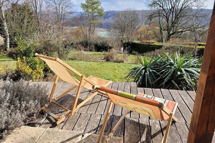 Location de vacances pour 11 personnes, avec terrasse et jardin, animaux acceptés à Largillay-Marsonnay