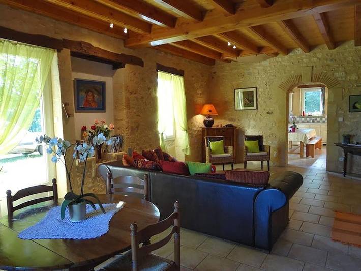 Location de vacances pour 7 personnes, avec piscine ainsi que jardin et jacuzzi à Couze-et-Saint-Front - 2