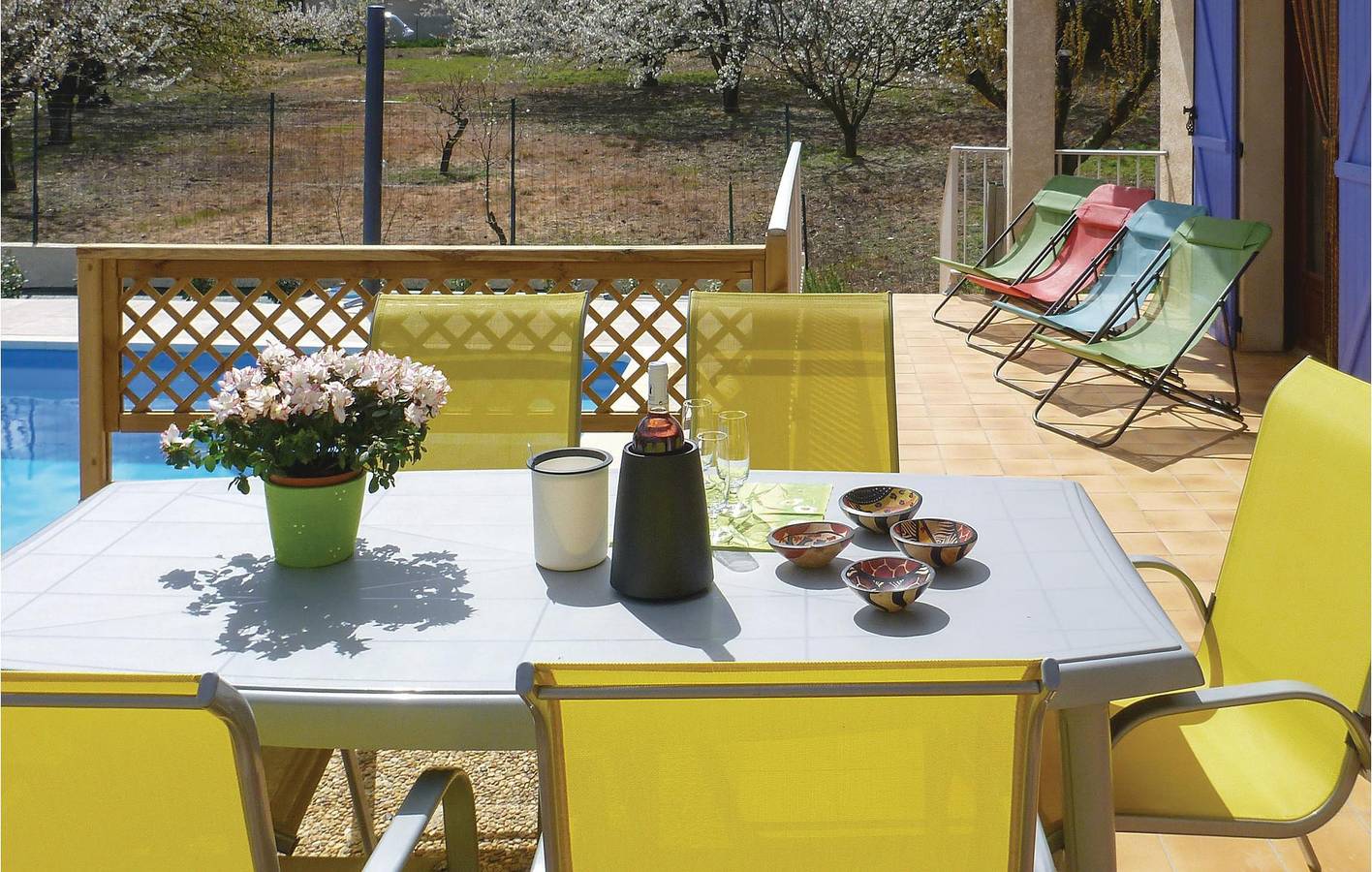 Apt de 110m² avec parking, TV, jardin, piscine et internet, près de Lamalou-les-Bains et L'Orb in Le Poujol-sur-Orb, Région de Béziers