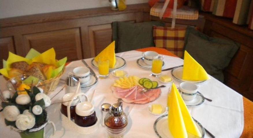 Doppelzimmer ohne Balkon in Bad Kleinkirchheim, Nockberge