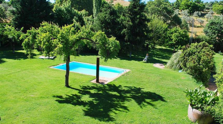 Casa rural para 21 personas, con vistas además de jardín y piscina, Se admiten mascotas en Constantina - 4