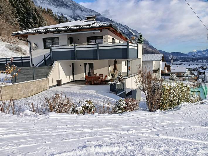 Ferienwohnung für 6 Personen, mit Garten und Ausblick in Stans