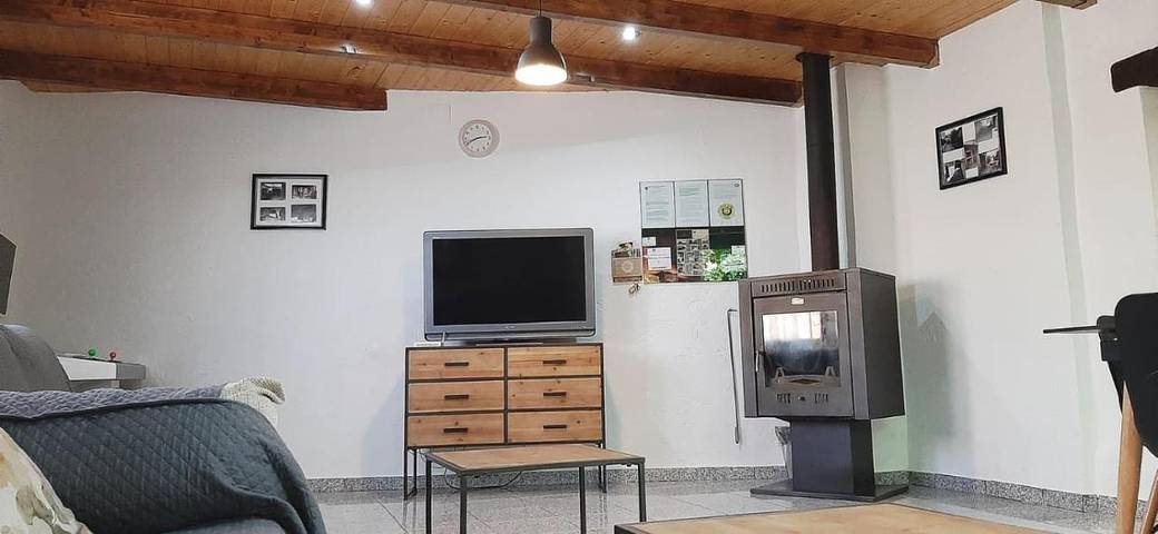 Casa rural para 13 personas, con jacuzzi además de piscina y jardín en La Manchuela - 2