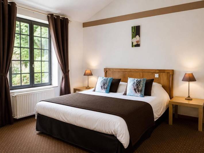 Hôtel pour 4 personnes, avec Terrasse et Jacuzzi ainsi que Jardin et Sauna