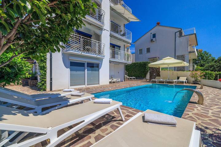 Ferienwohnung für 4 Personen, mit Balkon und Pool in Crikvenica - 2