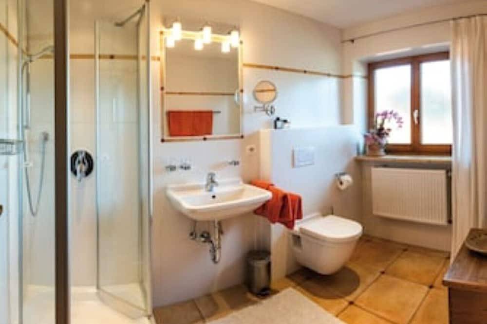 Ganze Wohnung, Umrahmt von Wiesen, Panoramablick, sonnige Balkone, ruhige zentale Lage in Wallgau, Walchensee