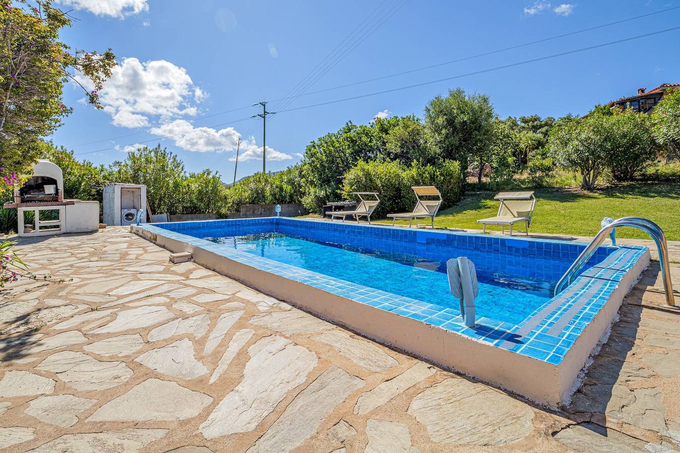 Villa rosa con spazioso giardino e piscina in Costa Smeralda