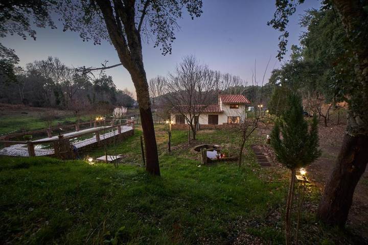 Casa rural para 6 personas, con Terraza y Jardín además de Piscina y Vistas en Fuenteheridos