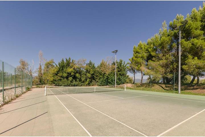 Gîte pour 4 personnes, avec jardin et piscine ainsi que balcon et bassin pour enfant, adapté aux familles à Mallemort - 2