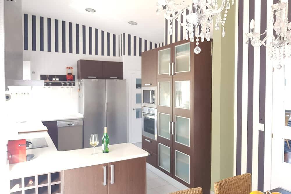 Entire apartment, Penthouse Penthouse Sea View Santander Cabarceno in El Astillero, Cantabrian Coast