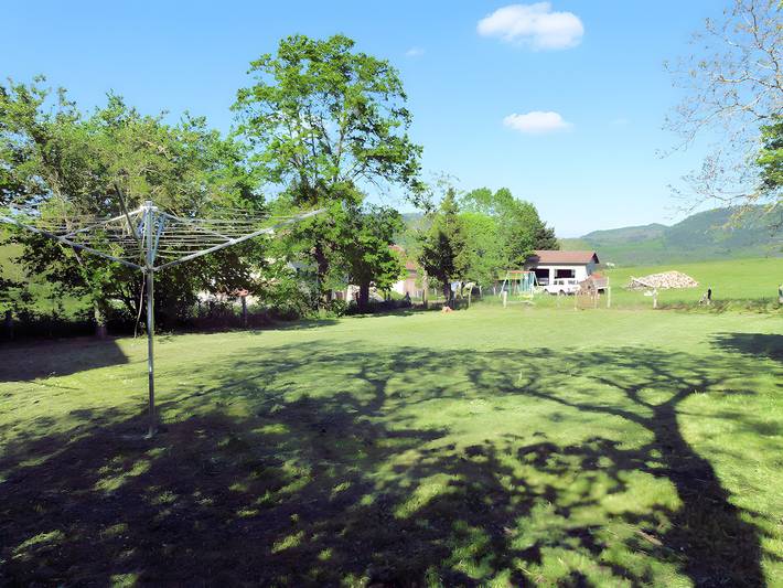 Gîte De Varenne : vue montagne, terrasse privée et Wi-Fi à Chamalières sur Loire in Chamalières-sur-Loire, Haute-Loire