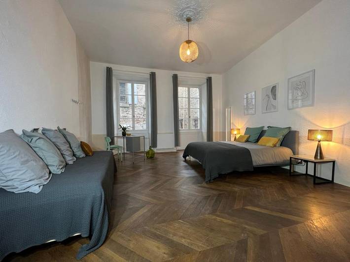 Gîte pour 8 personnes, avec vue et terrasse dans Largentière - 4