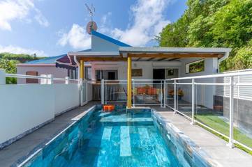 Gîte pour 6 personnes, avec terrasse ainsi que piscine et jardin à Le François