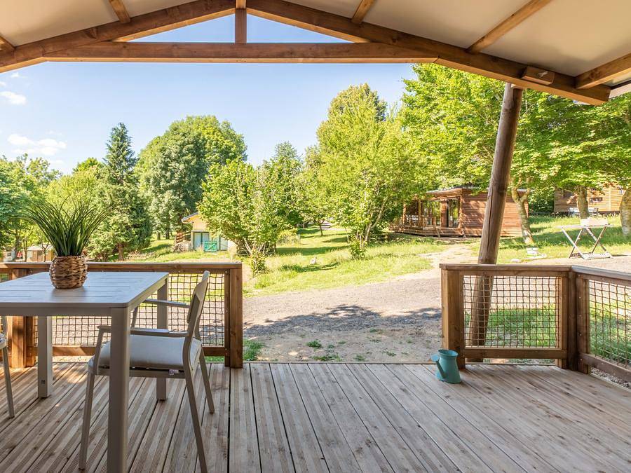Camping de la Haute Sioule - Chalet 2 personen - Victoria 1 Zimmer in Saint-Bonnet-près-Orcival, Regionaler Naturpark Volcans d'Auvergne