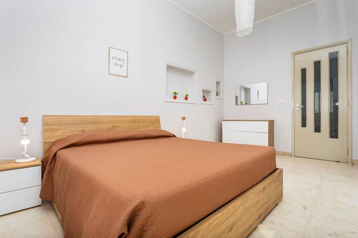 Appartamento intero, Appartamento 'Nicola House' con vista mare, Wi-Fi e aria condizionata in Catania, Catania e dintorni