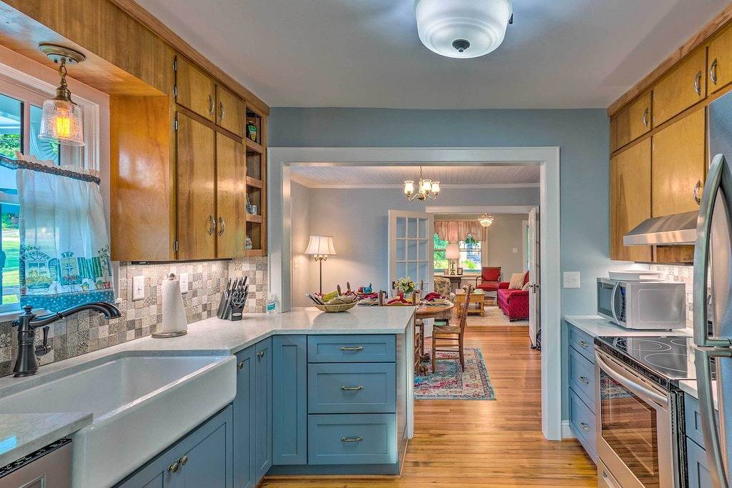 Restored Mars Hill Home on 1 Acre: Walk to Town! in Mars Hill, Madison County (NC)