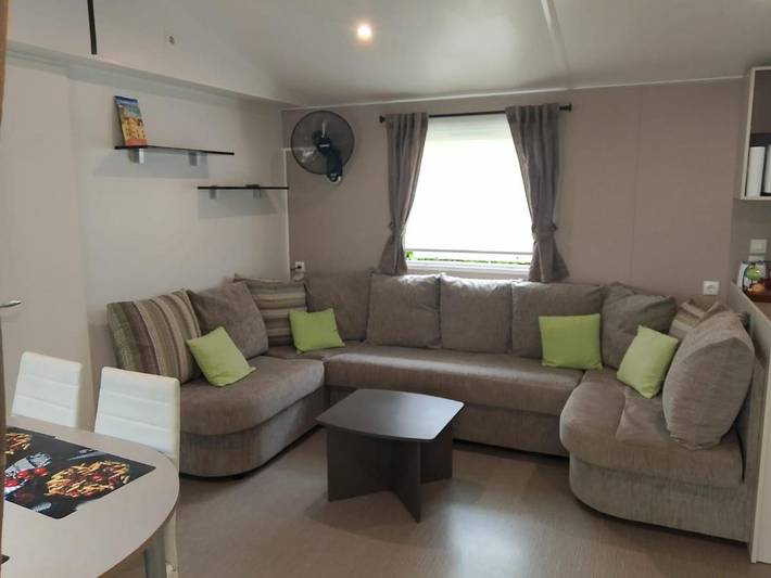 Camping pour 7 personnes, avec terrasse et jardin