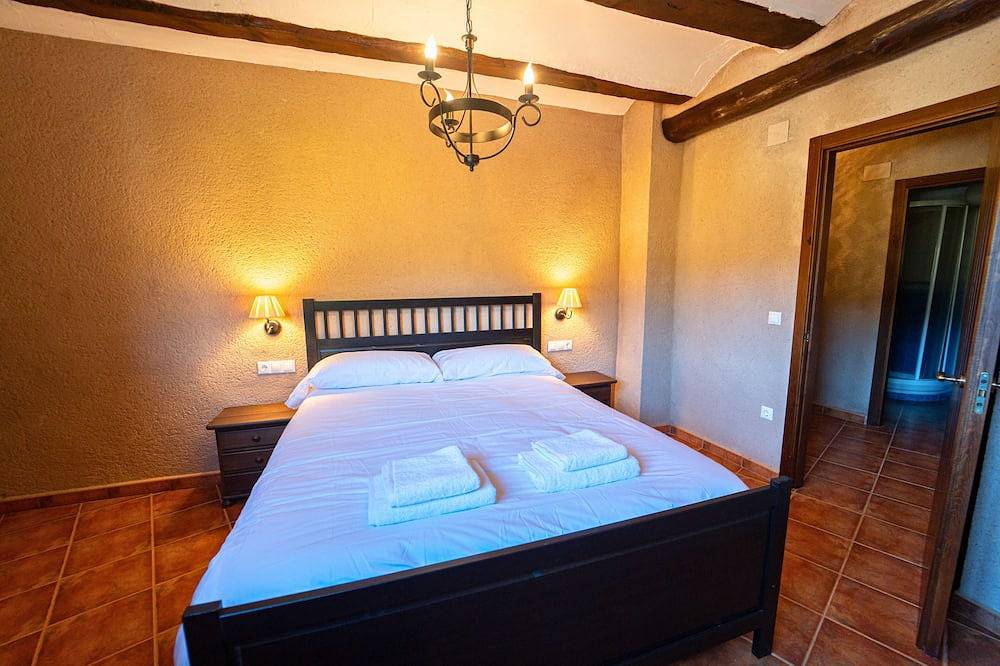 Casa de montaña en Casas Bajas con chimenea, Bbq y vistas al valle in Casas Bajas (Valencia), Provincia de Valencia